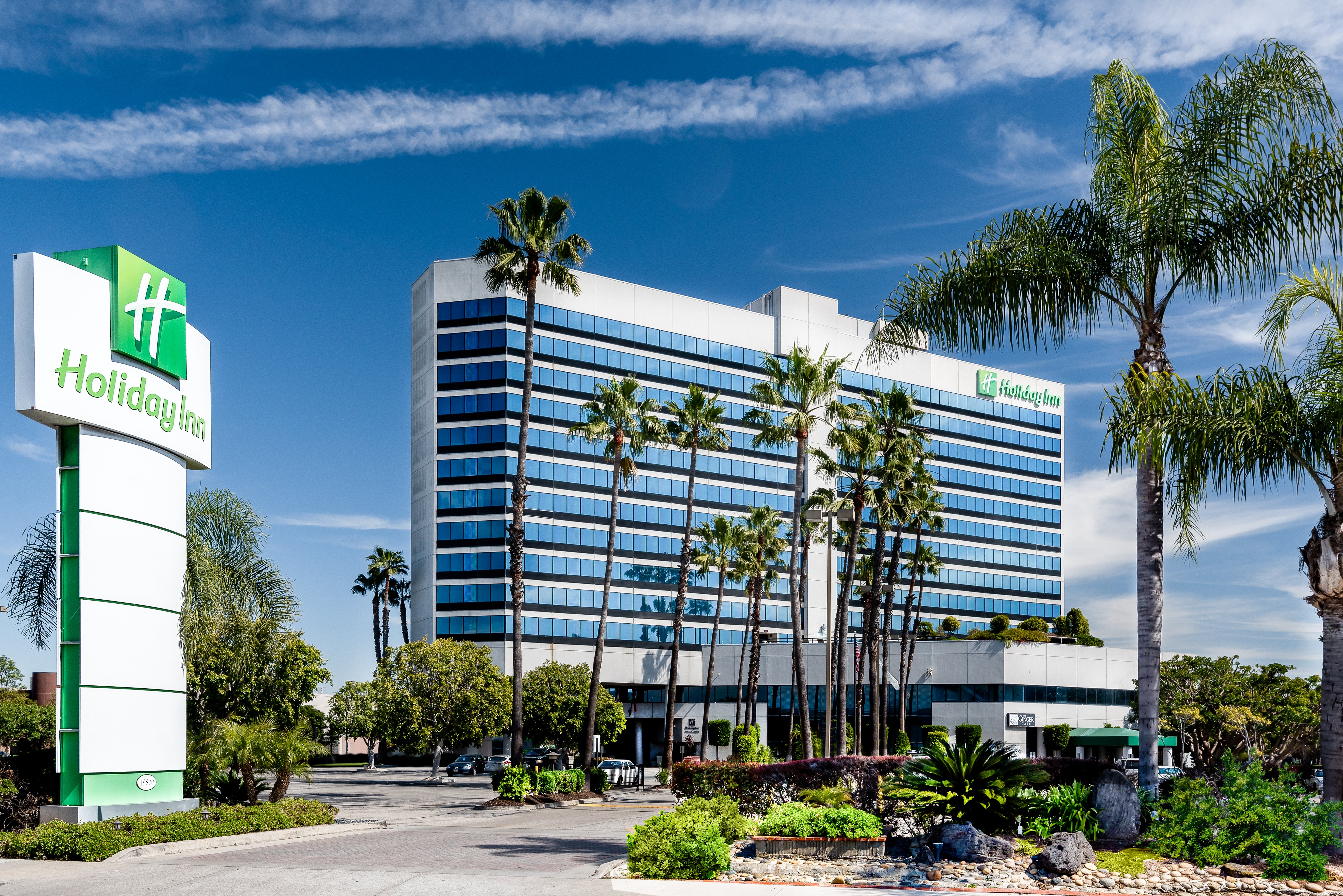 Holiday Inn Torrance 70/72