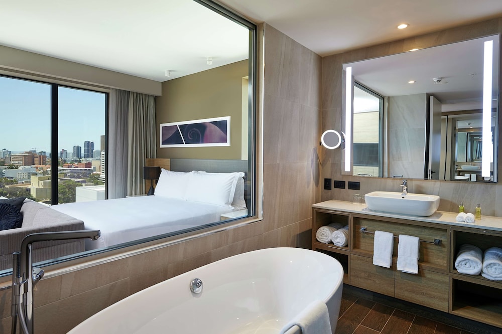 Doubletree By Hilton Perth Northbridge 16/65