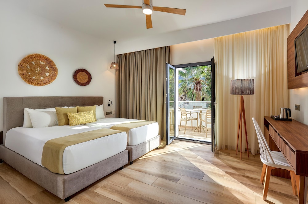 Cooee Kyknos Beach Hotel 26/75