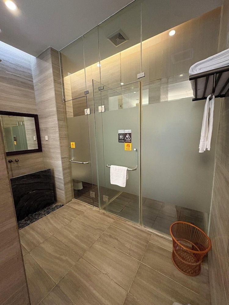 Guangzhou Baiming Fangyuan Apartment 23/47