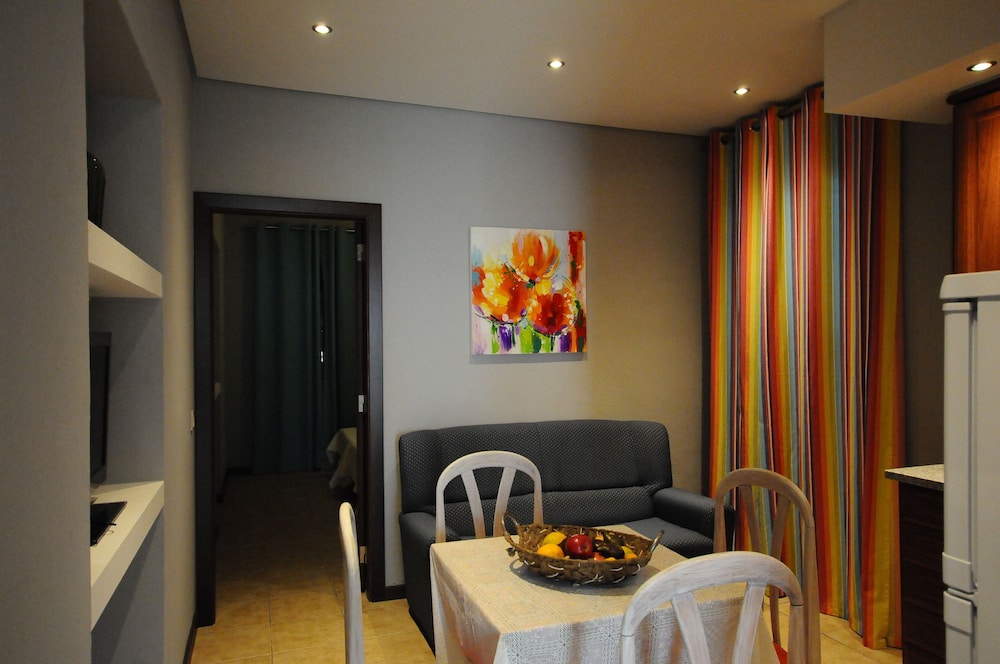 Lost & Found Hostel & Suites 21/35