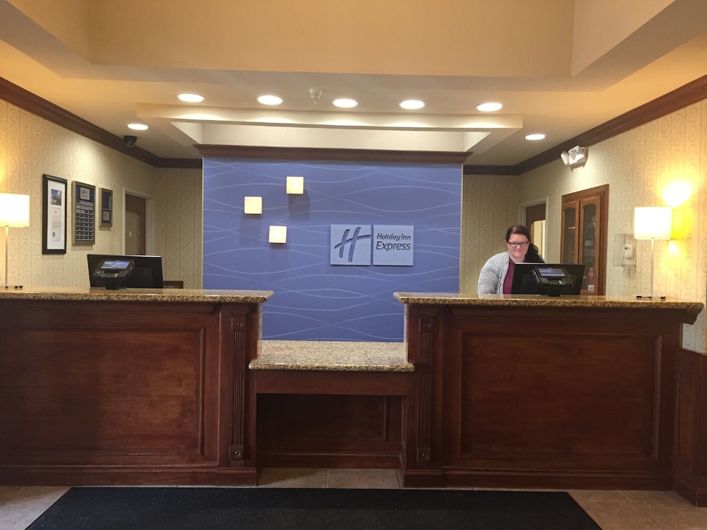 Holiday Inn Express Suites Howell 11/51