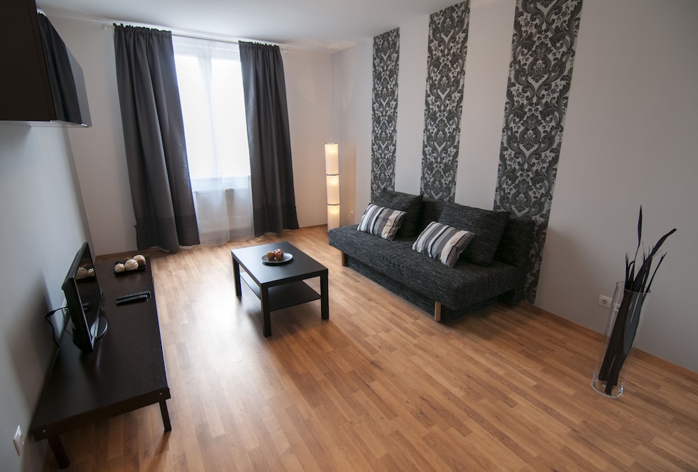 CORVIN CENTER SUITES 51/87