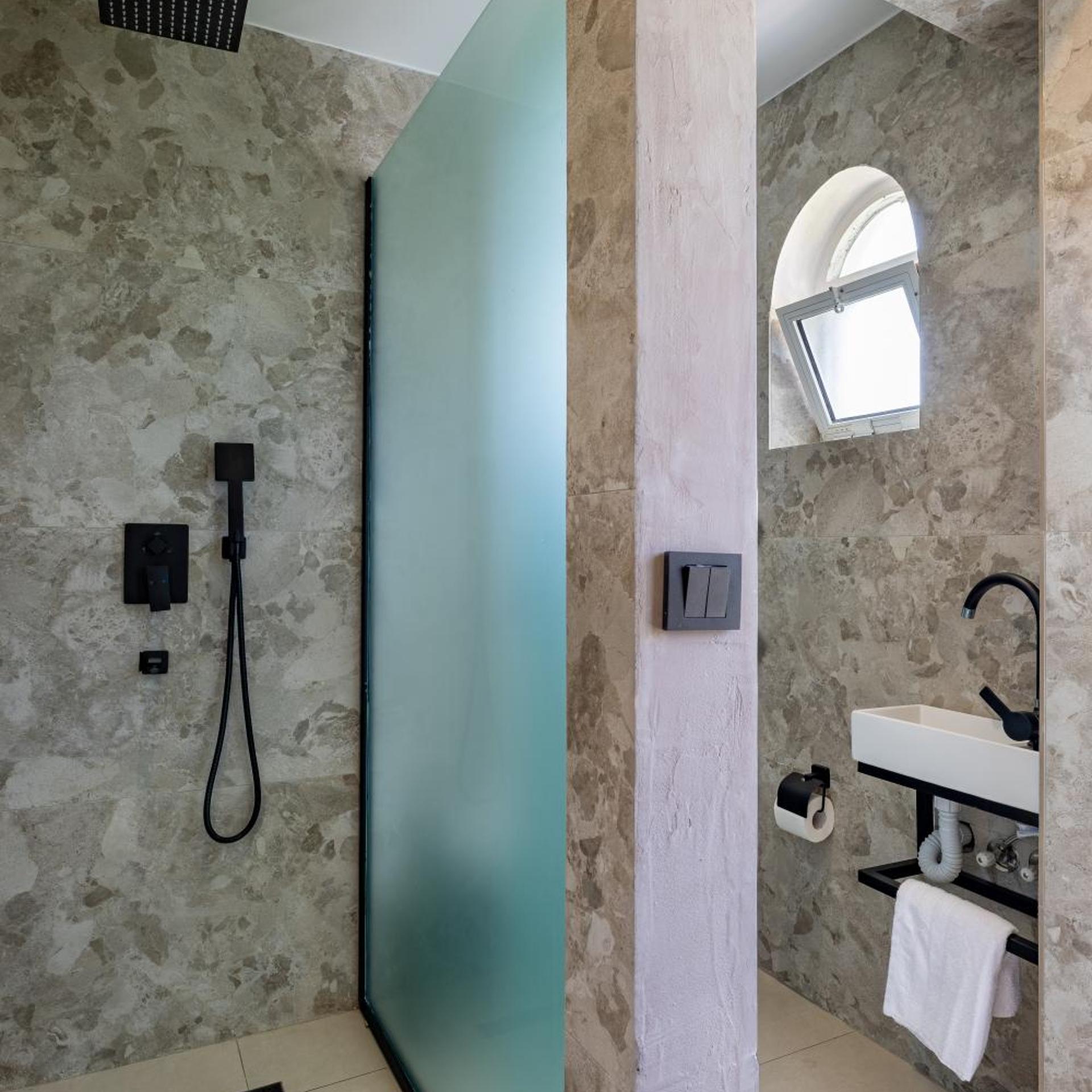 Iviskos – Adults Only 22/22