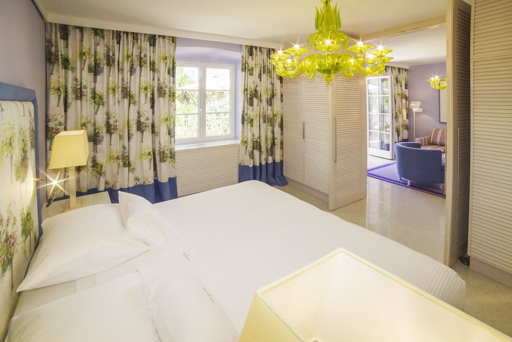 HOTEL LEMONGARDEN 11/50