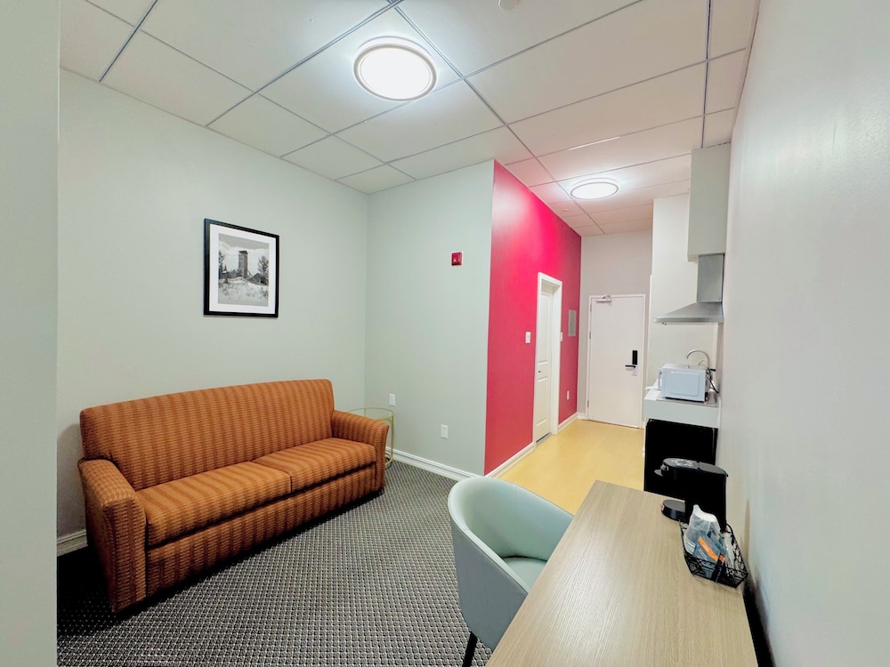 Ramada by Wyndham Kirkland Lake 28/48