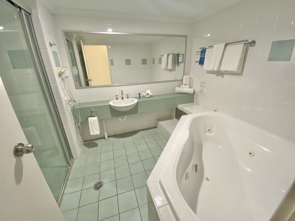 BEACHES HOLIDAY RESORT 32/35