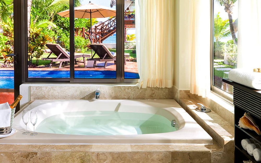 El Dorado Seaside Suites Oceanfront, All & More Inclusive - Adults Only 15/50