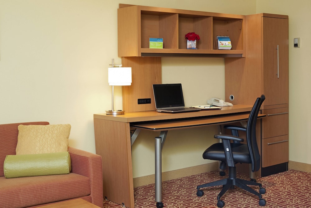 MainStay Suites Bloomington near University 34/42