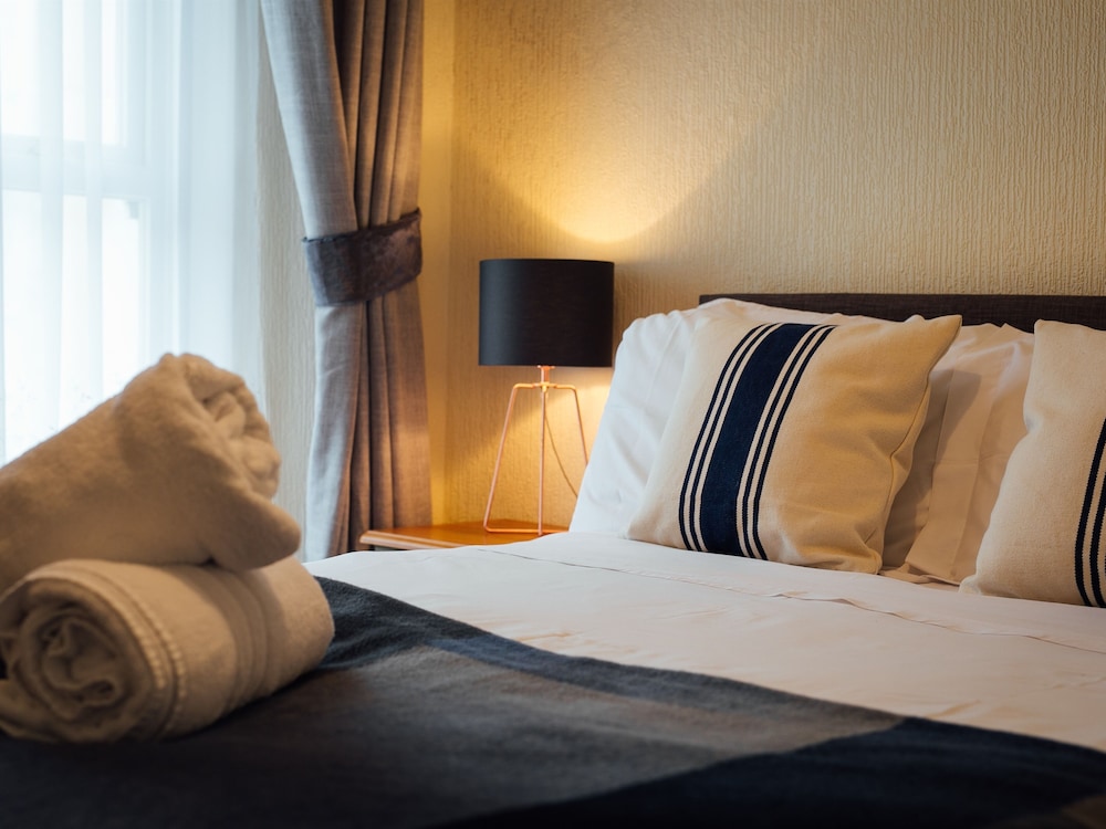 Lindholme Guest House 7/24