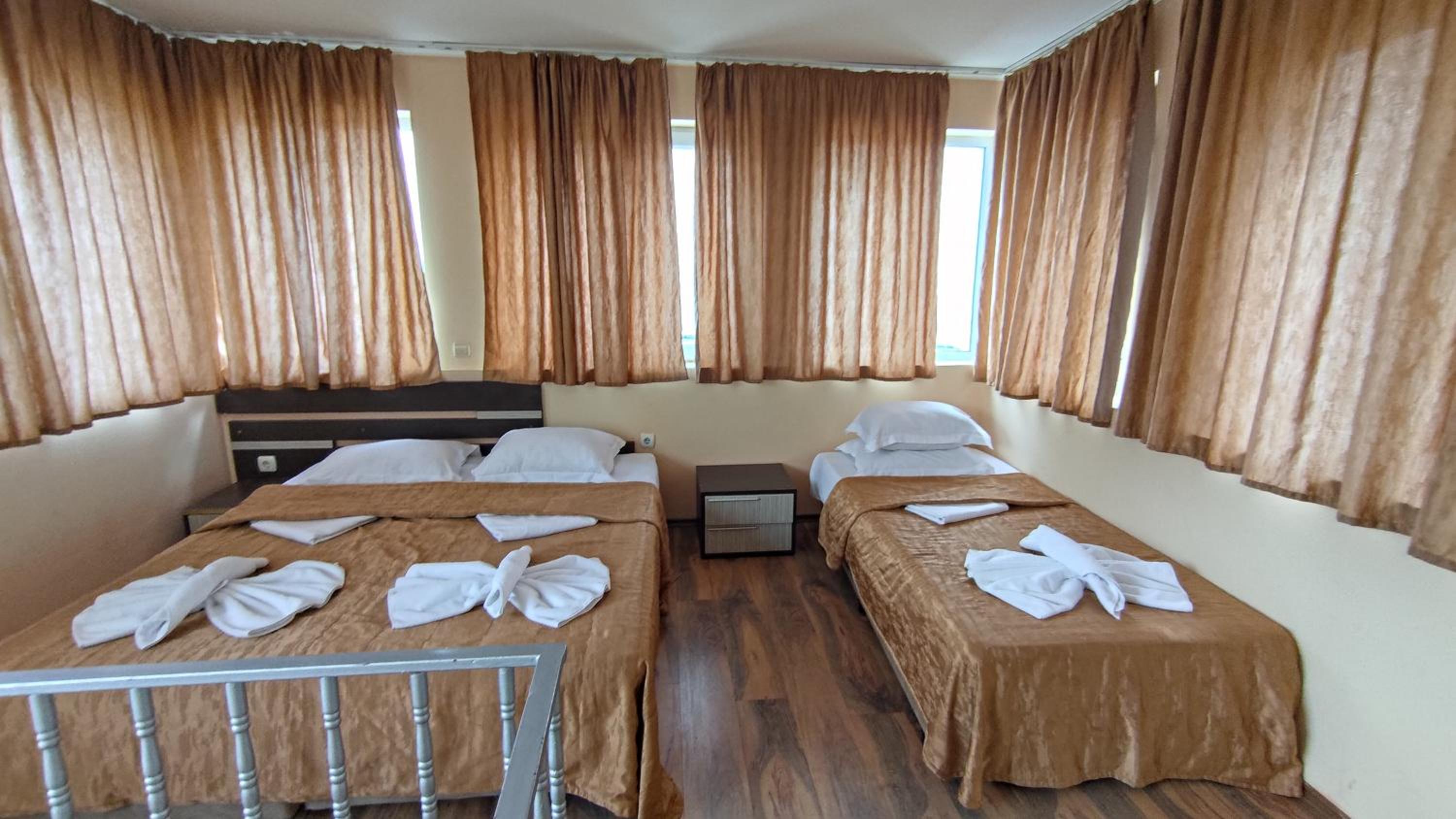 LOTOS HOTEL 47/61