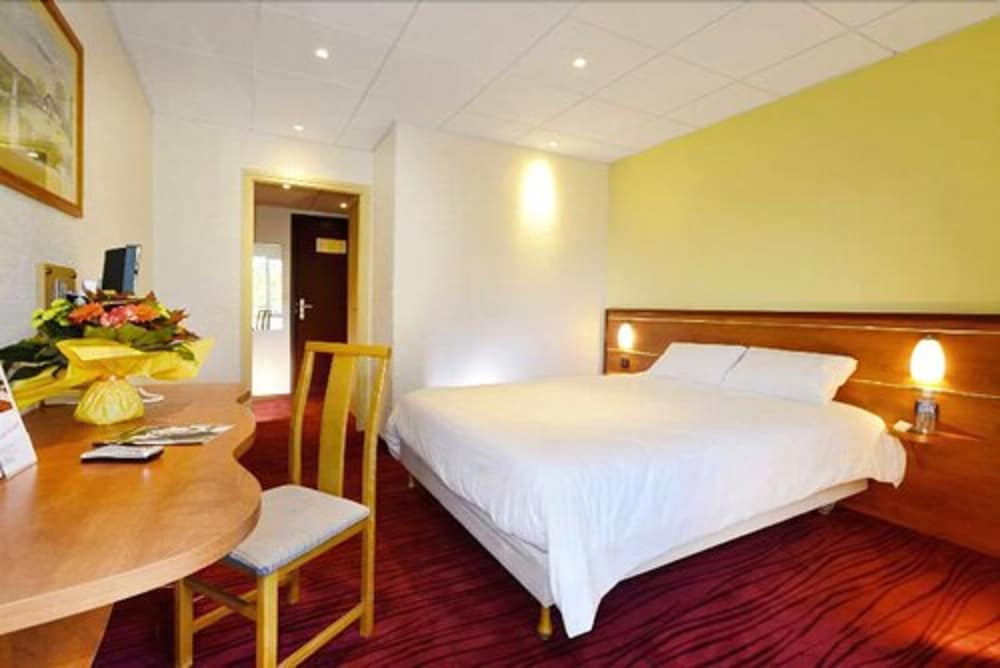 BRIT HOTEL NANTES VIGNEUX – L’ATLANTEL 10/49