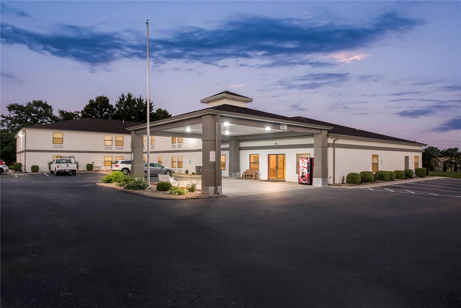 Super 8 by Wyndham Bellefontaine 1/38