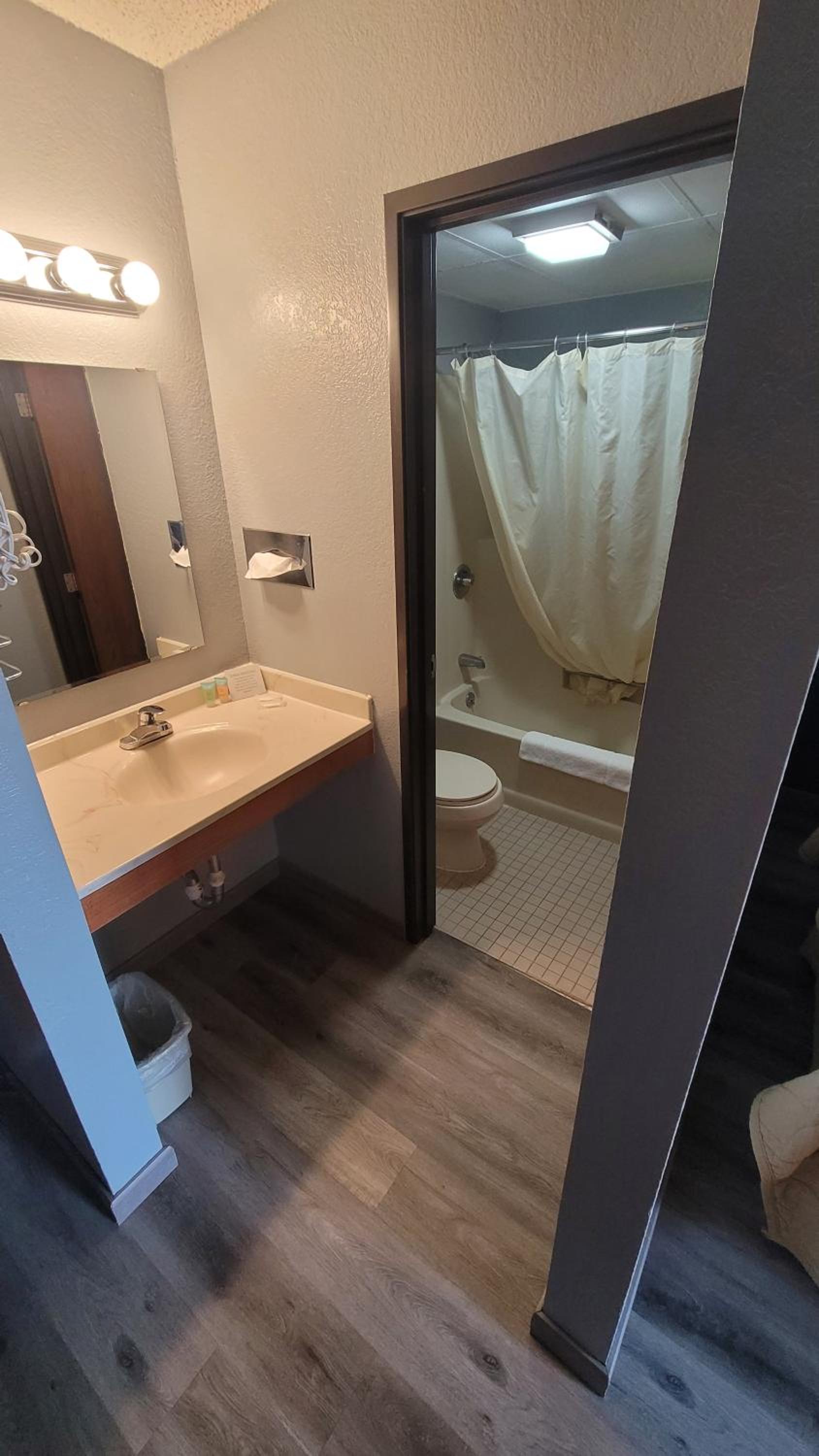 Rodeway Inn 30/30