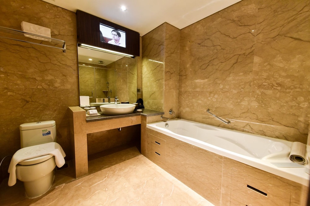 Myko Hotel And Convention Center Makassar 61/64