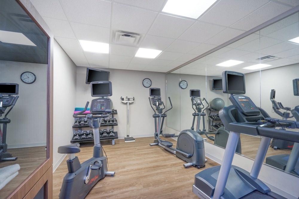 Holiday Inn Express Hotel Suites Frankfort 45/74