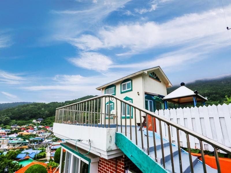 Tongyeong Tiberia Pension 1/10