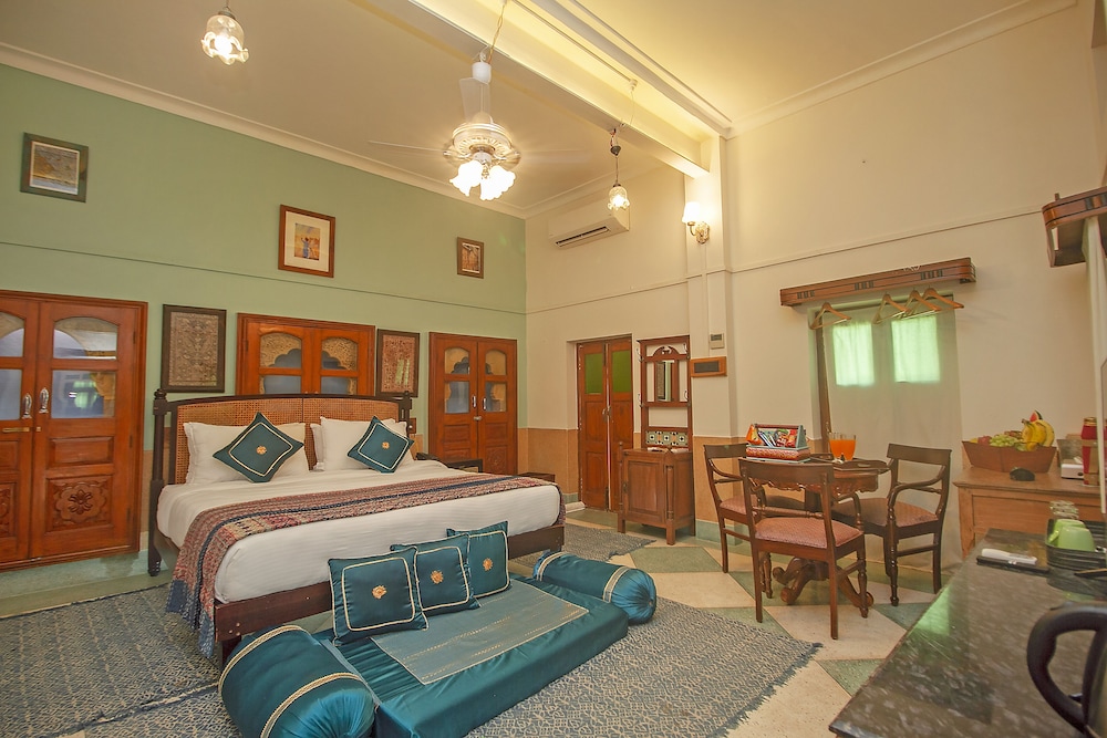 Amritara Manak Haveli, Jodhpur 34/63