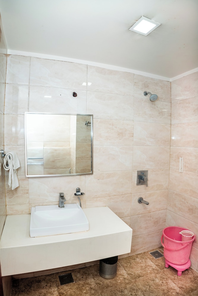 HOTEL GRAND HRIDEY 50/50
