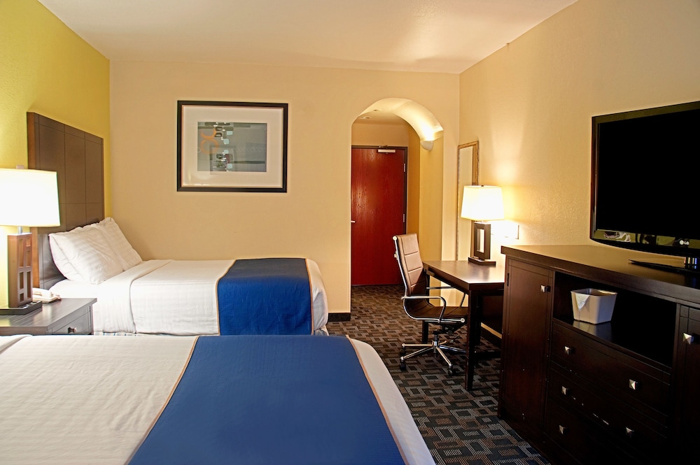 Super 8 by Wyndham Irving/DFW Apt/North 11/25