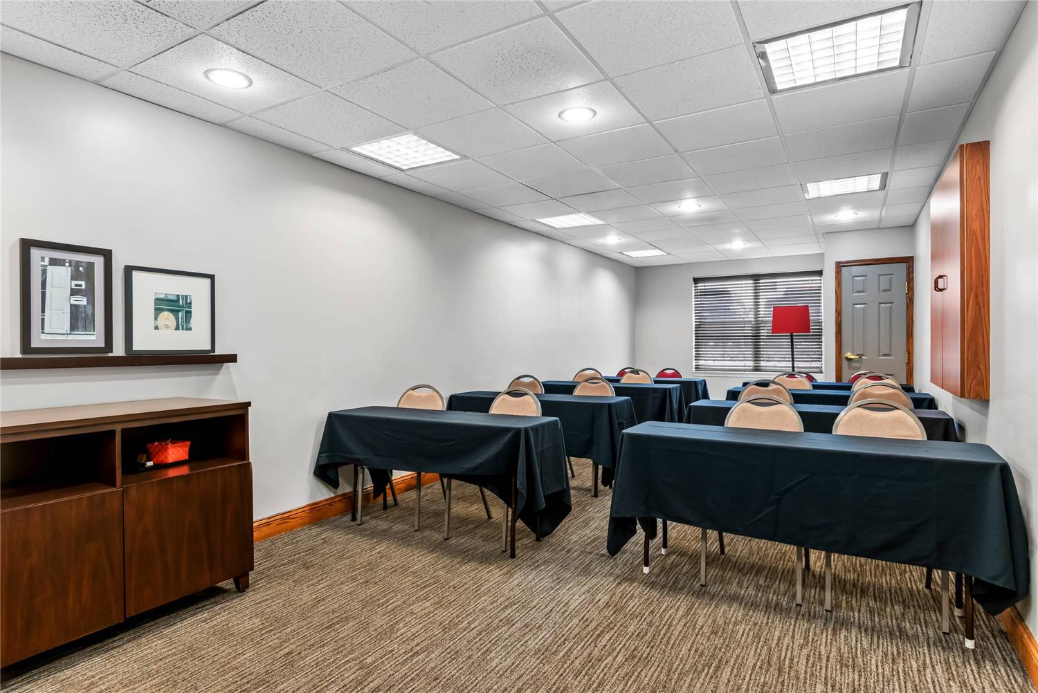 Country Inn & Suites by Radisson, Chambersburg, PA 14/15