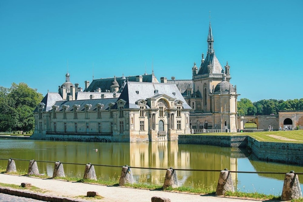 Campanile Chantilly 4/50