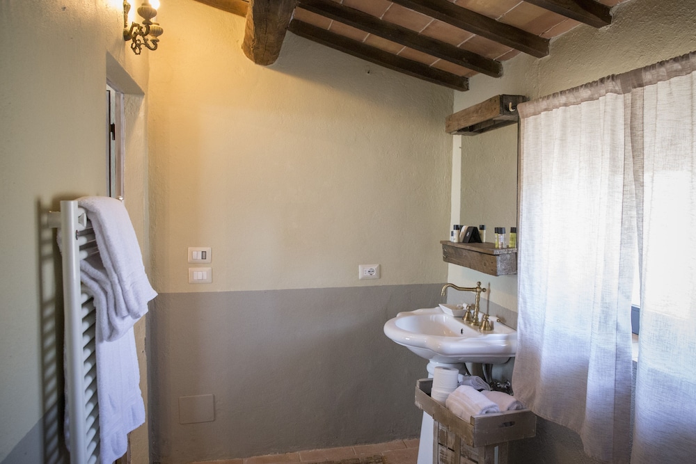 LOCANDA IN TUSCANY 49/50