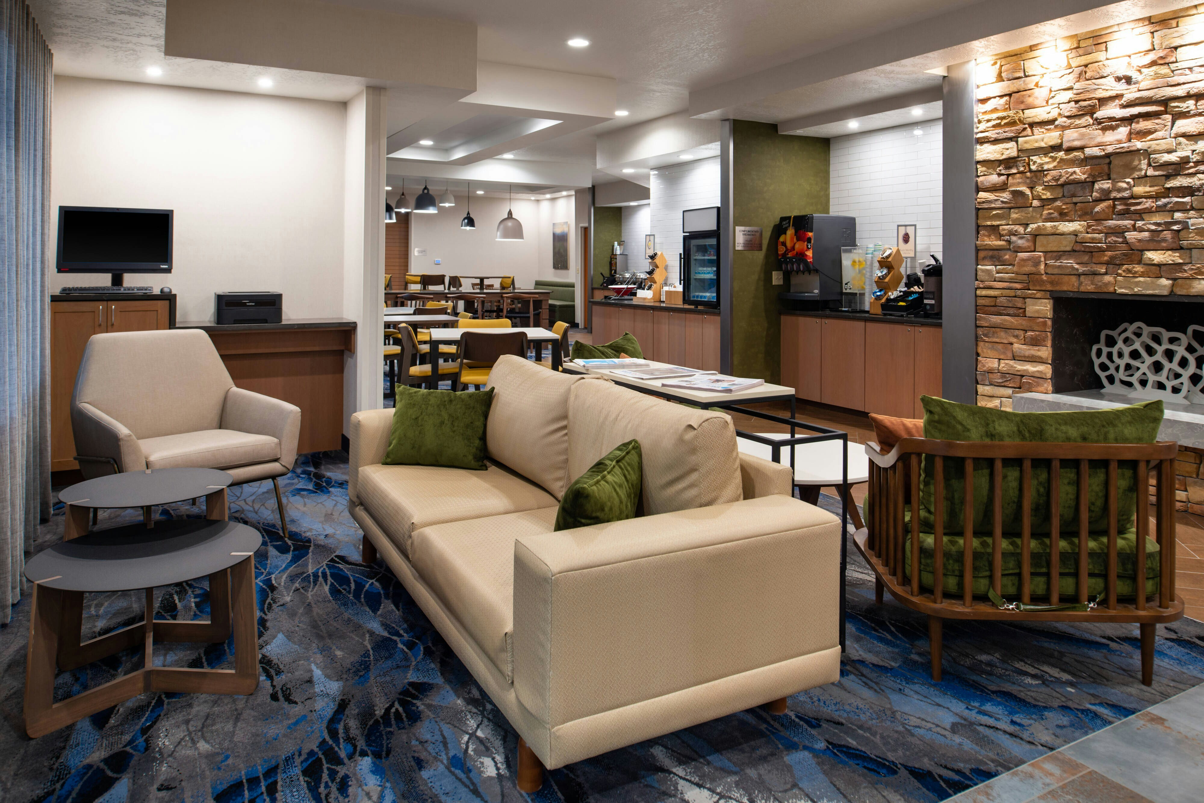 Fairfield Inn Suites By Marriott Beloit 18/26