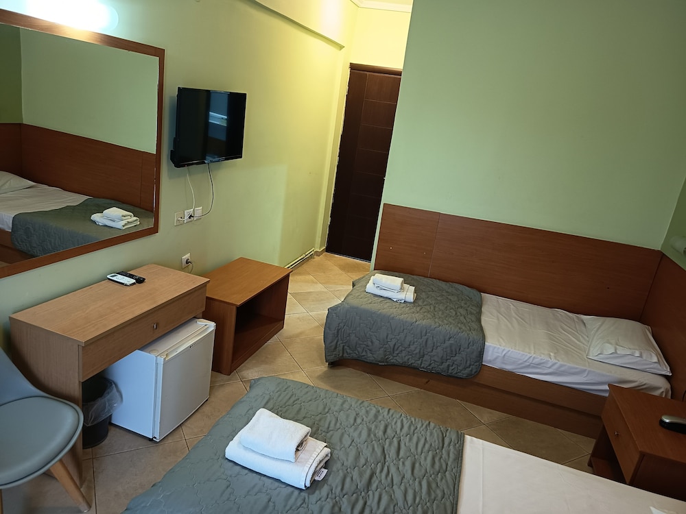 ASSEMBLY HOTEL 34/45