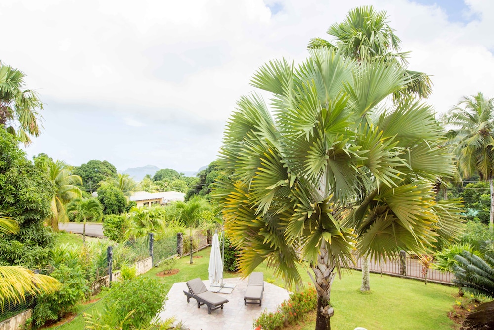 The Orchard Self-Catering Villa 44/50
