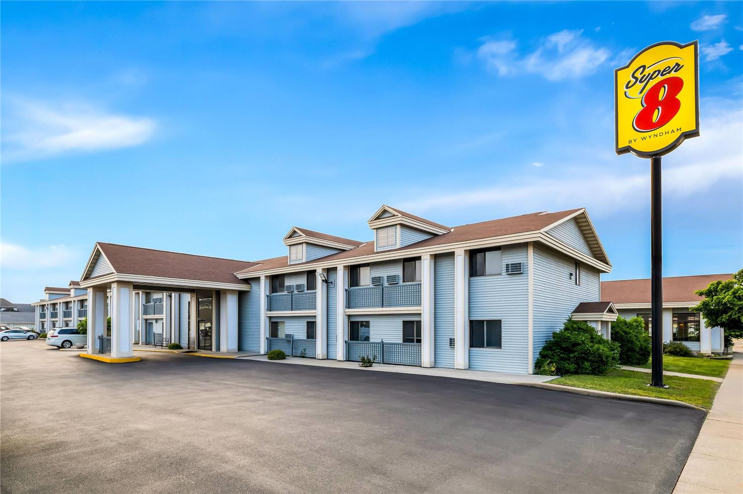 Super 8 By Wyndham La Crosse 4/45