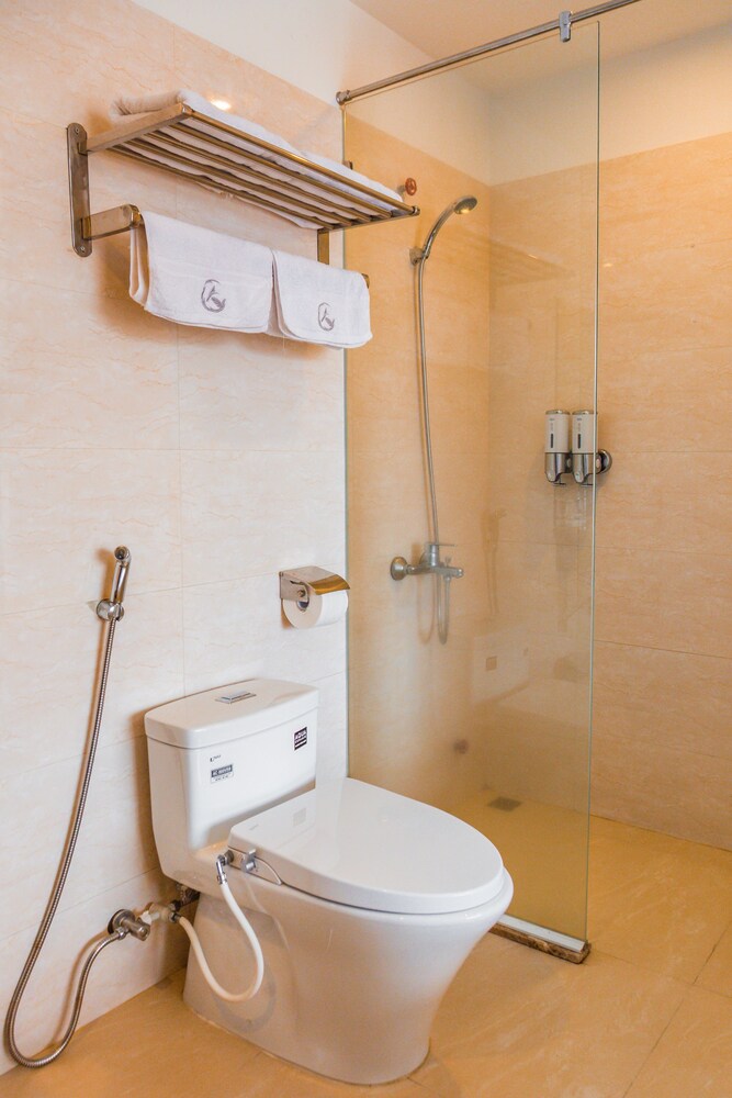 Amona Hotel 48/50