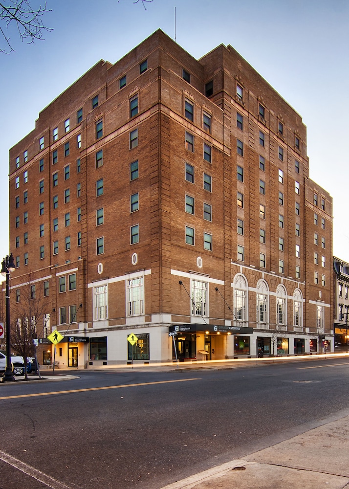 Grand Eastonian Suites Hotel 72/79