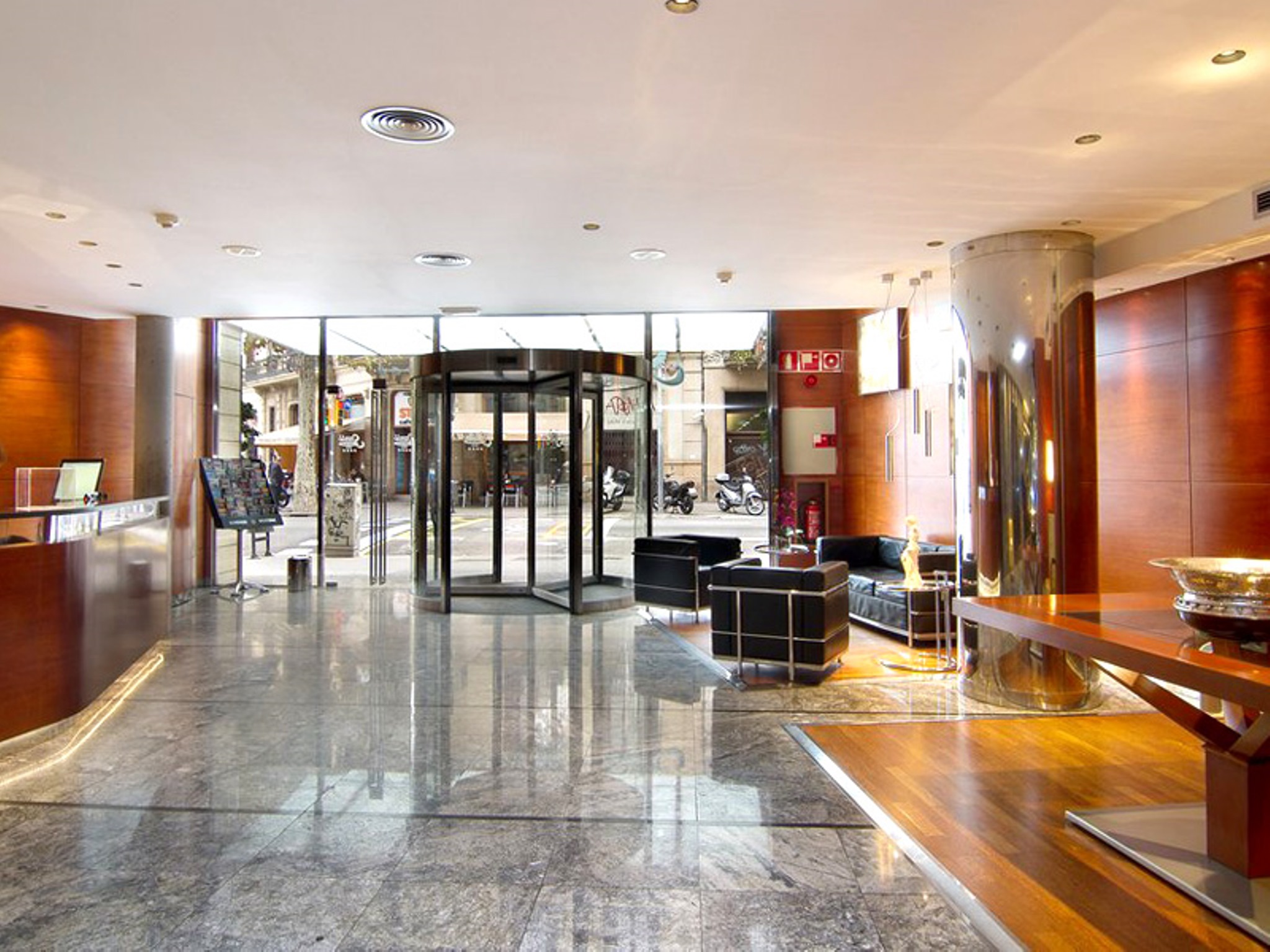 Lobby at Hotel Sansi Barcelona, BARCELONA