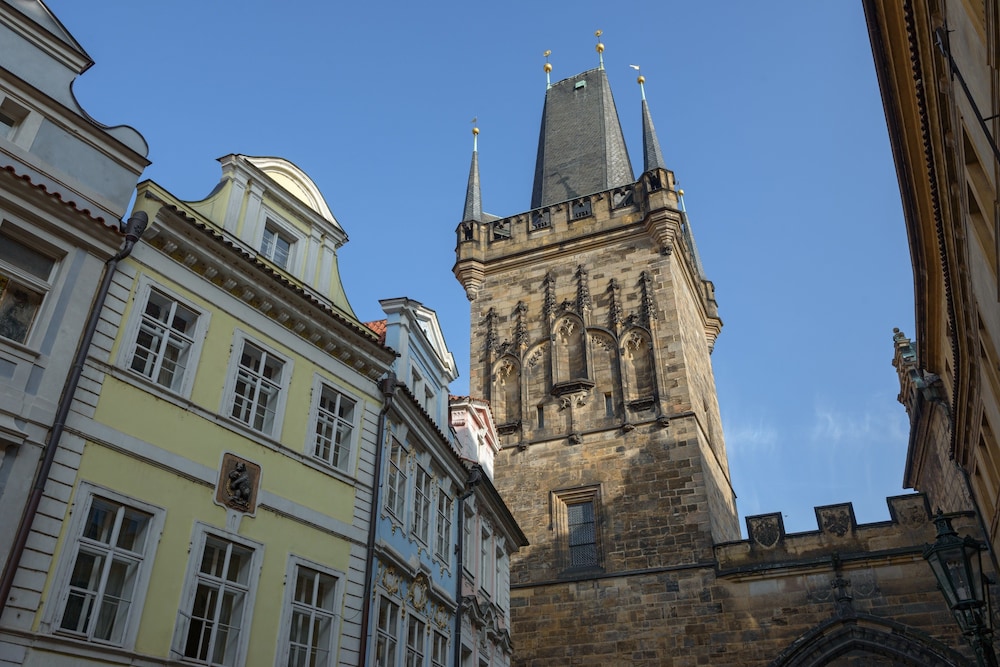 Charles Bridge Hostel & Apartments 90/98