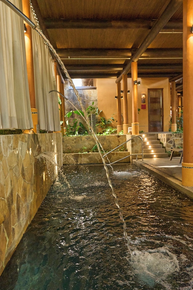 swimming pool spa