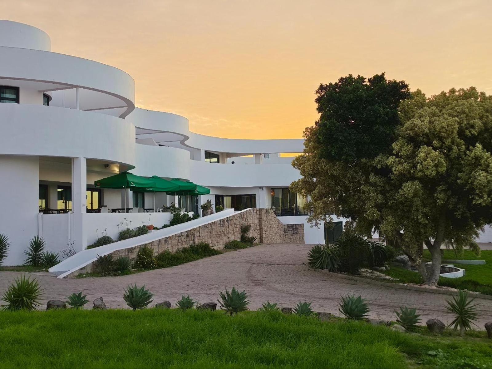 St Helena Bay Hotel 17/21