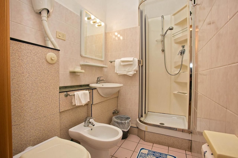 Hotel Antares 26/29