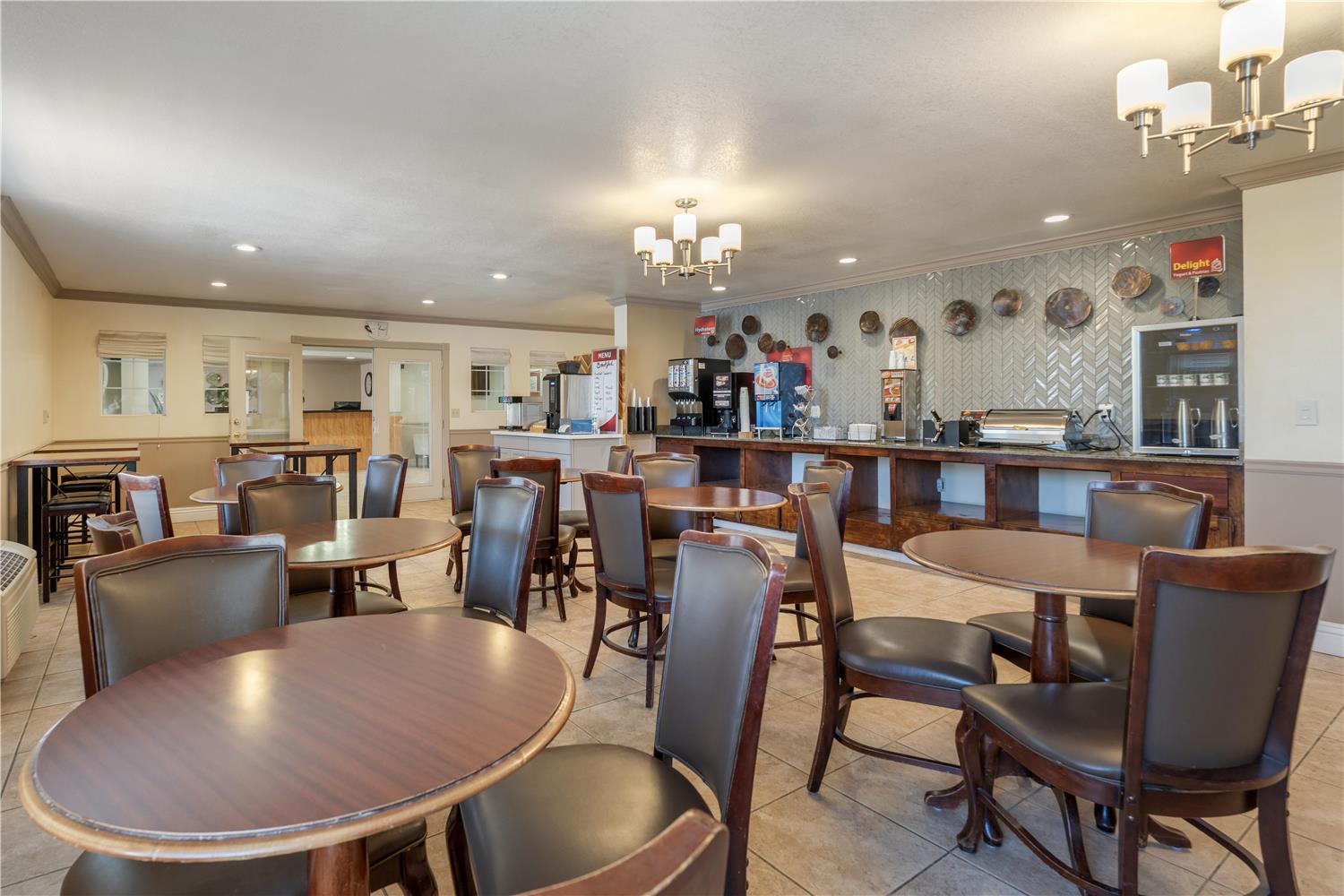 Best Western Plus John Jay Inn & Suites 34/37