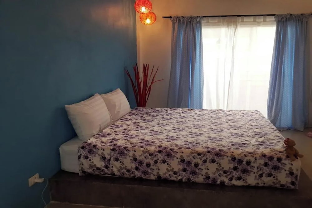 DELUXE, DOUBLE BED