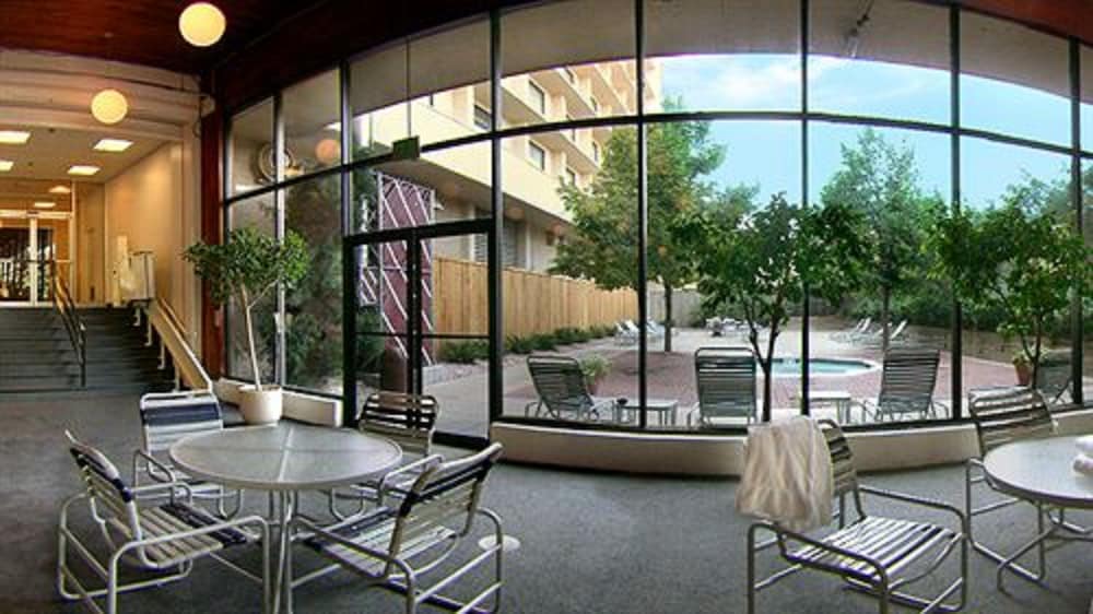 DoubleTree by Hilton Hotel Denver 50/71