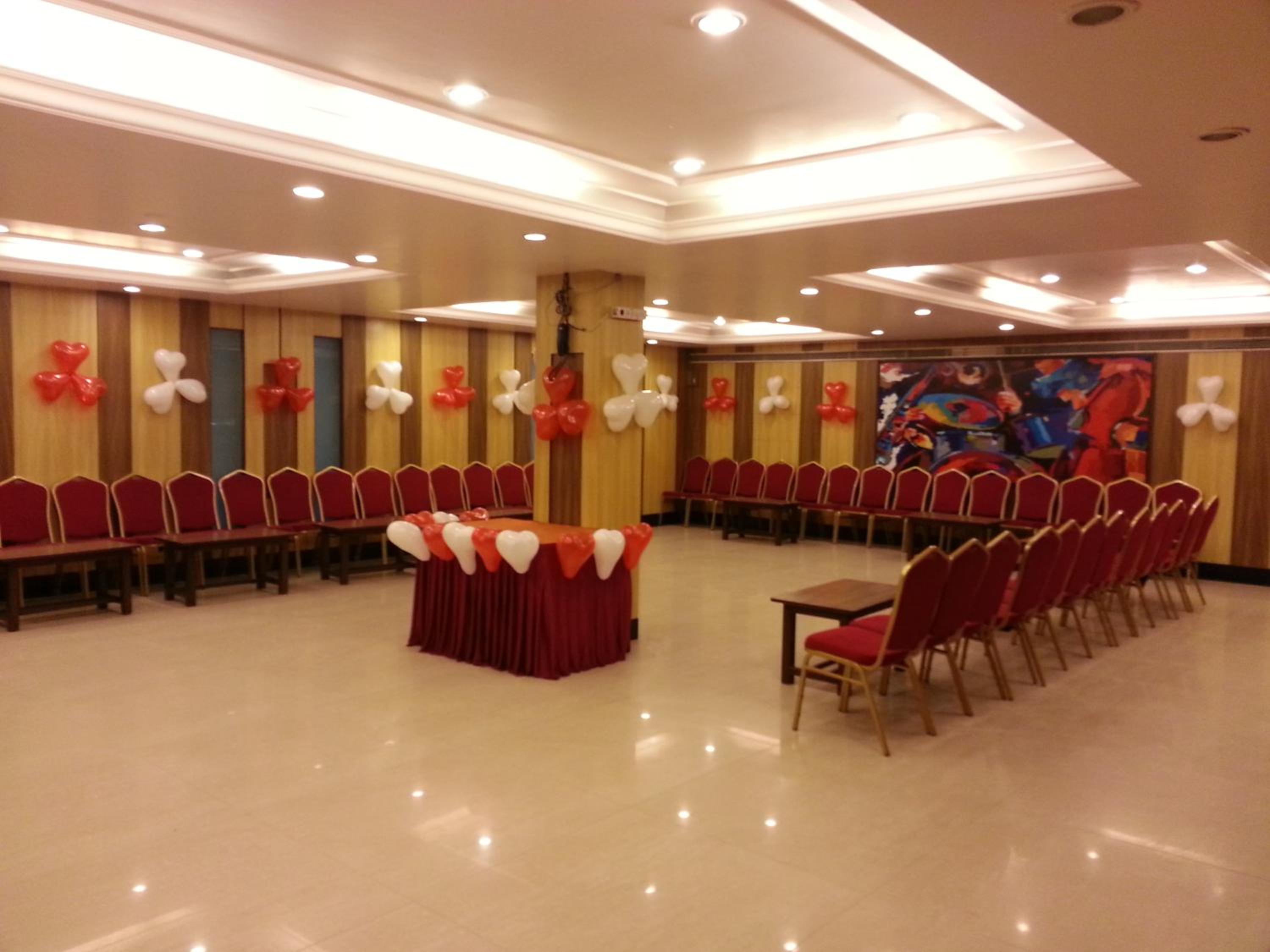 Hotel Sarthak 34/36