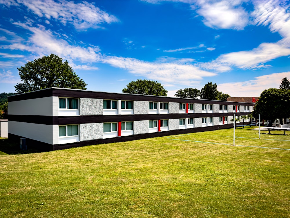 Ibis 3 Lacs Neuchatel 47/50