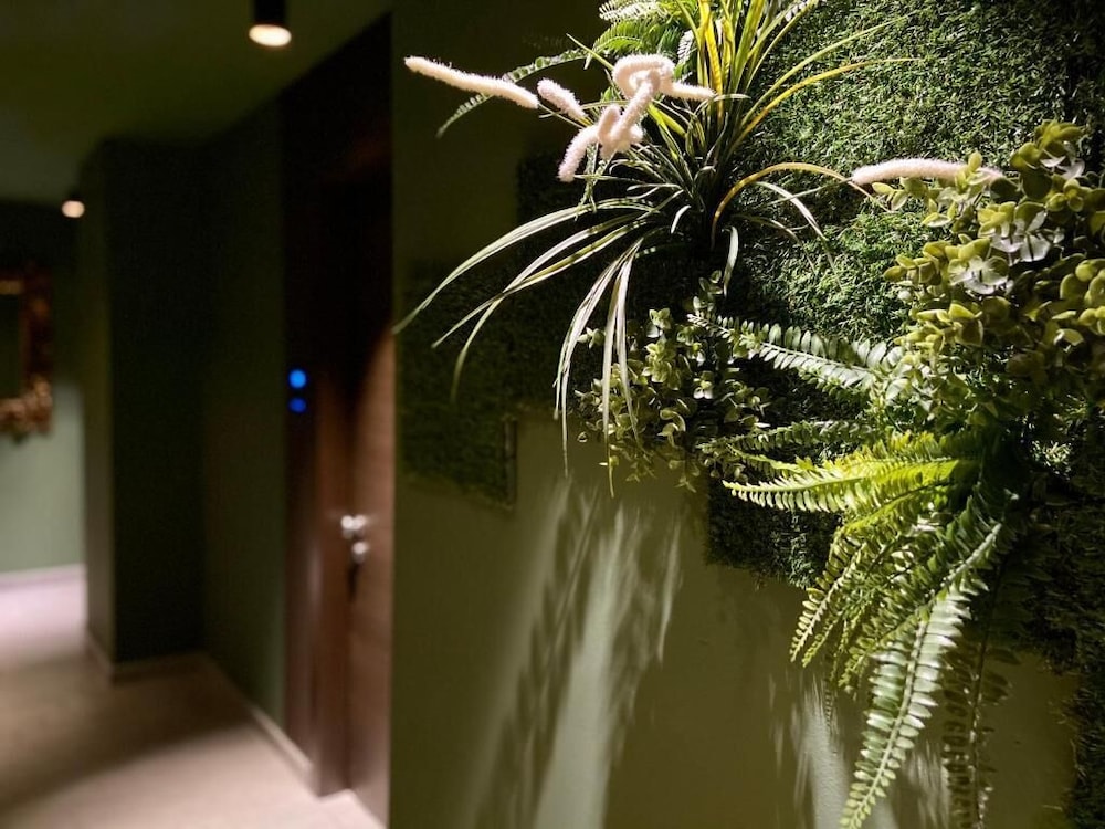 AV Hotel Milano 40/55