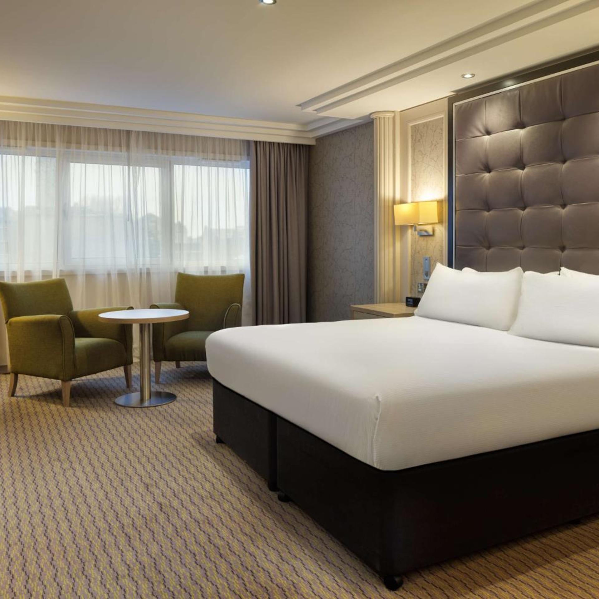 1 BEDROOM, SUITE, KING BED, LOUNGE ACCESS