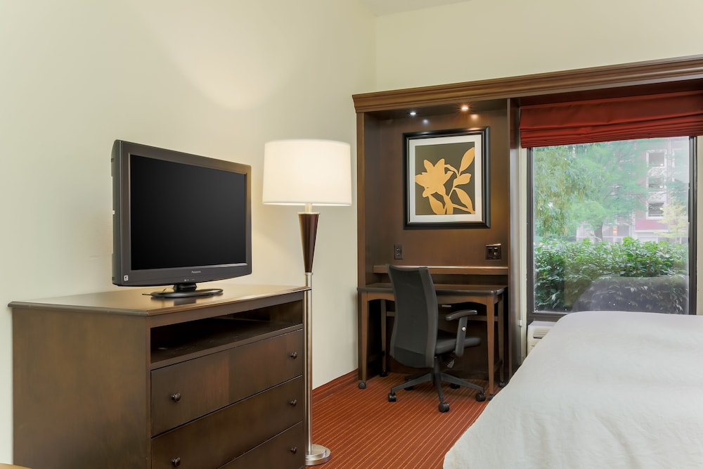 Hampton Inn Champaign/Urbana 53/63