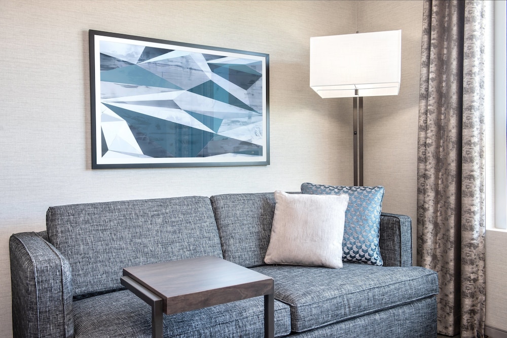 HOLIDAY INN BOSTON LOGAN AIRPORT - CHELSEA 33/64