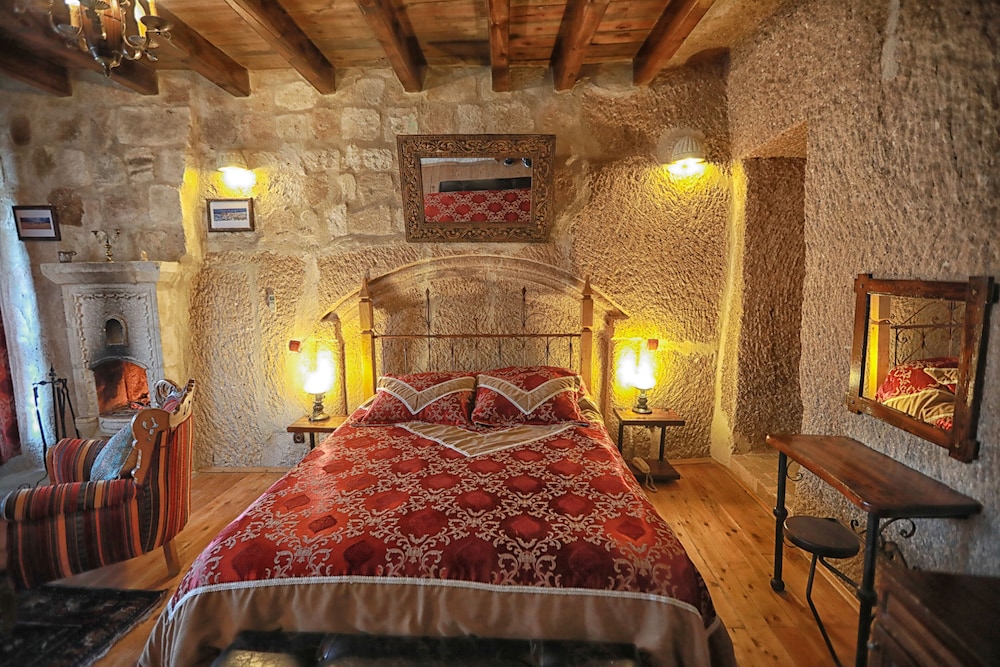 Traveller Apos S Cave Hotel 5/76
