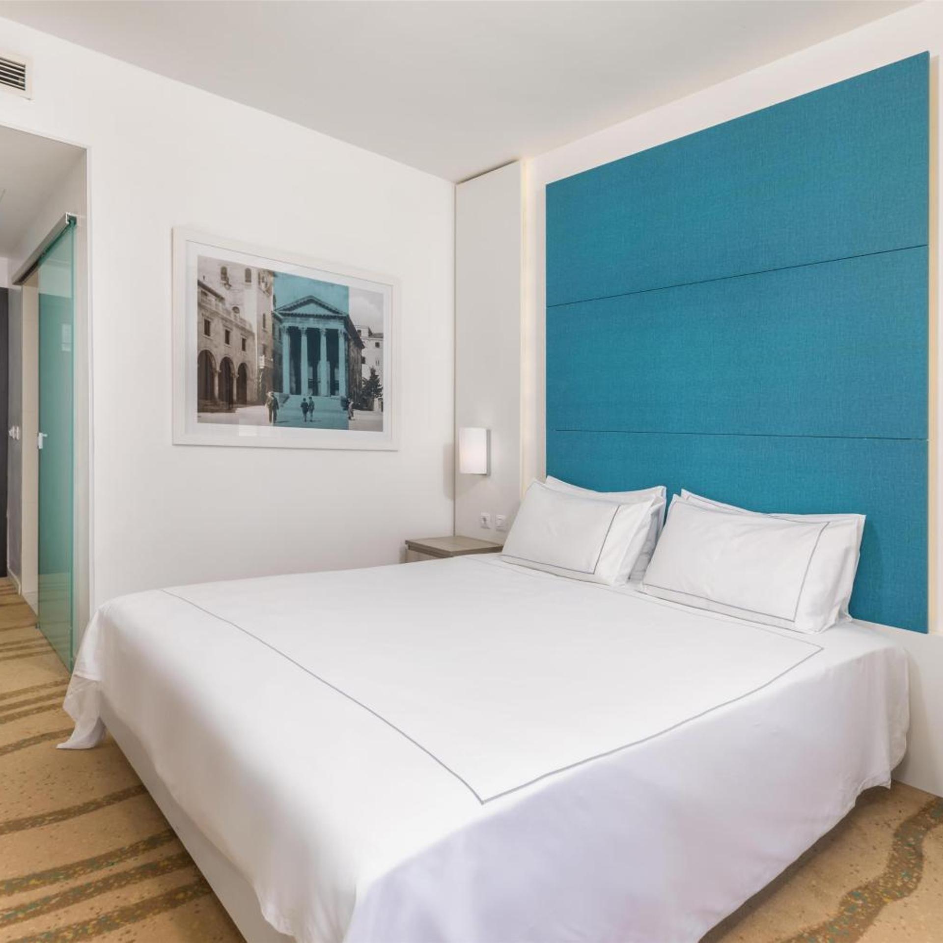 Standard, Double or Twin Bed