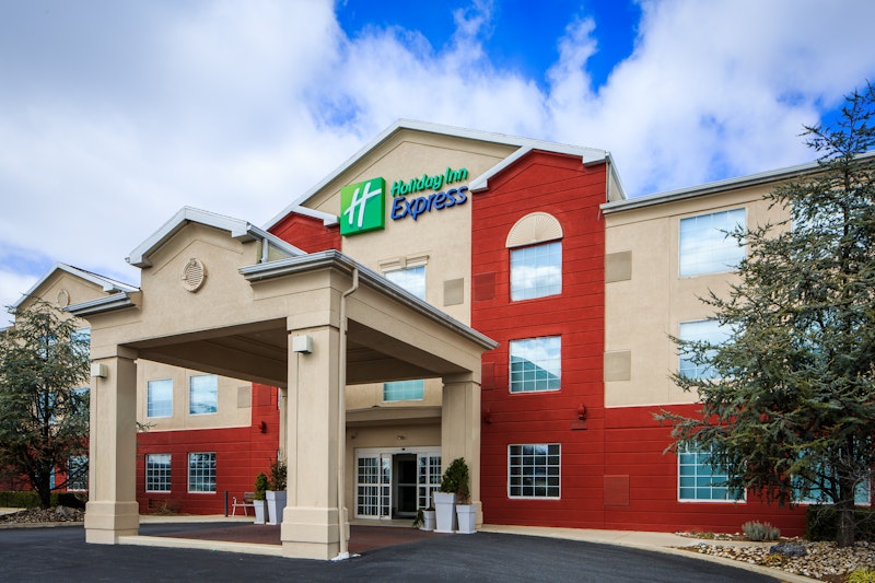 Holiday Inn Express Hotel And Suites Reading 3/48